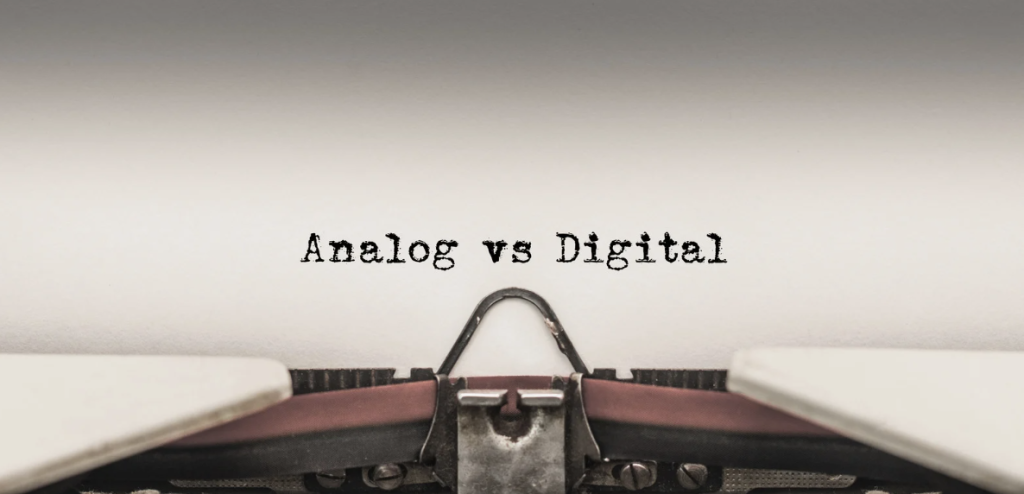 Trăim analog sau trăim digital? Avantaje și echilibrul de care avem nevoie